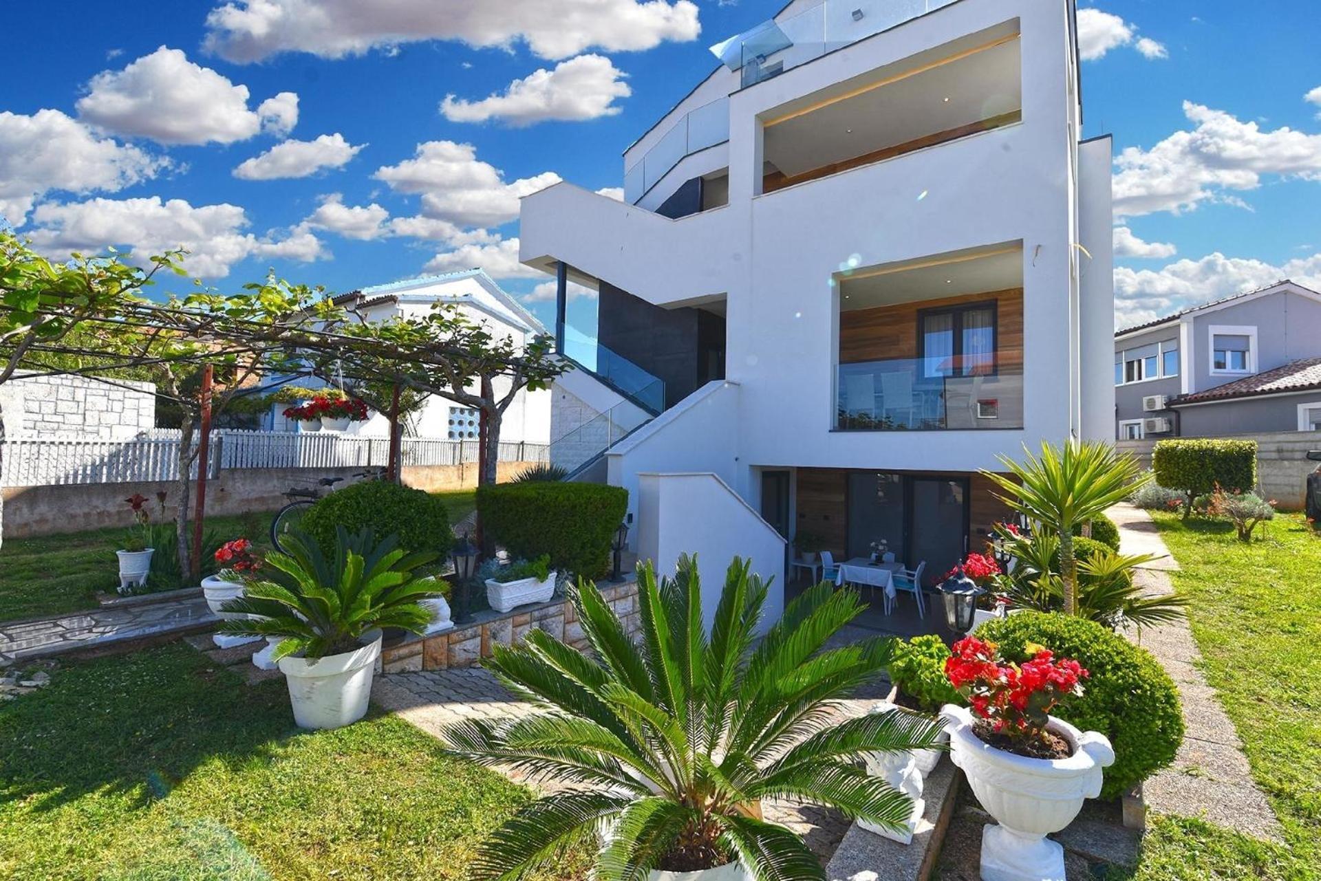 Ferienwohnung Fuer 7 Personen Ca 100 Qm In Fazana, Istrien Istrische Riviera - B55459 *